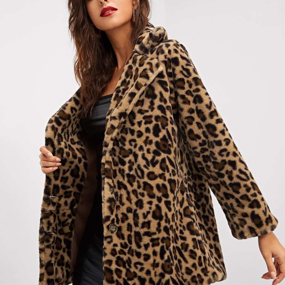 Cozy Faux fur teddy leopard print button jacket - Picture 4 of 7